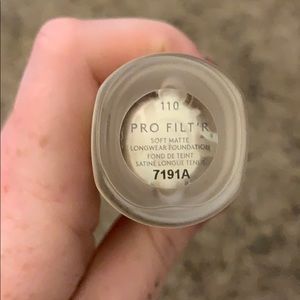 Fenty Beauty Makeup - Fenty Beauty Pro filt’r foundation Fenty Beauty Makeup - Fenty Beauty Pro filt’r foundation